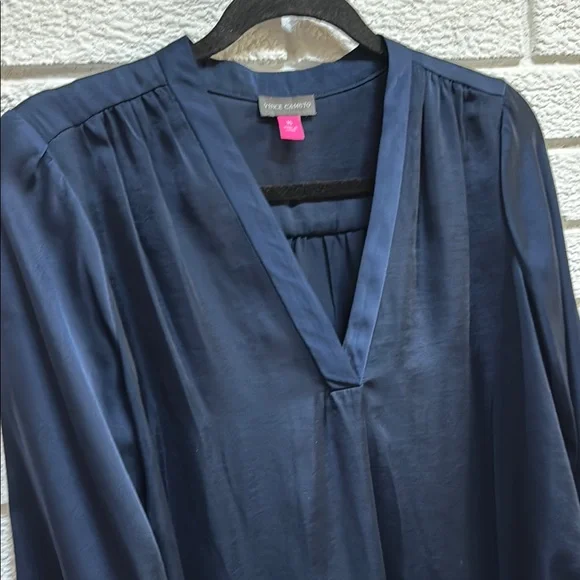 Vince Camuto Blue Dolman Sleeve Blouse with V-neck - Picture 3 of 4